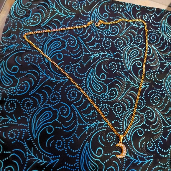 18K Gold Plated 🌙 Moon Pendant with 18K Gold Plated Miami Cuban Link - Picture 7 of 8
